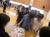 5C學生正教授長者做早操玩接龍遊戲